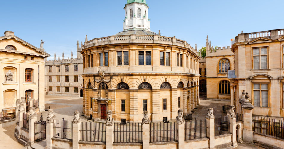 Image of the Sheldonian surrounded by quintessential Oxford architecture 